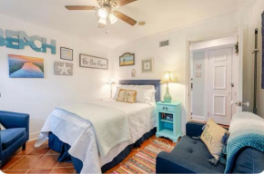 Pearls Pad - Beautiful 1 bedroom apartment- 1 block to beach